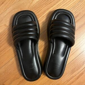 P448 Black Women's Fergie Slide Sandals